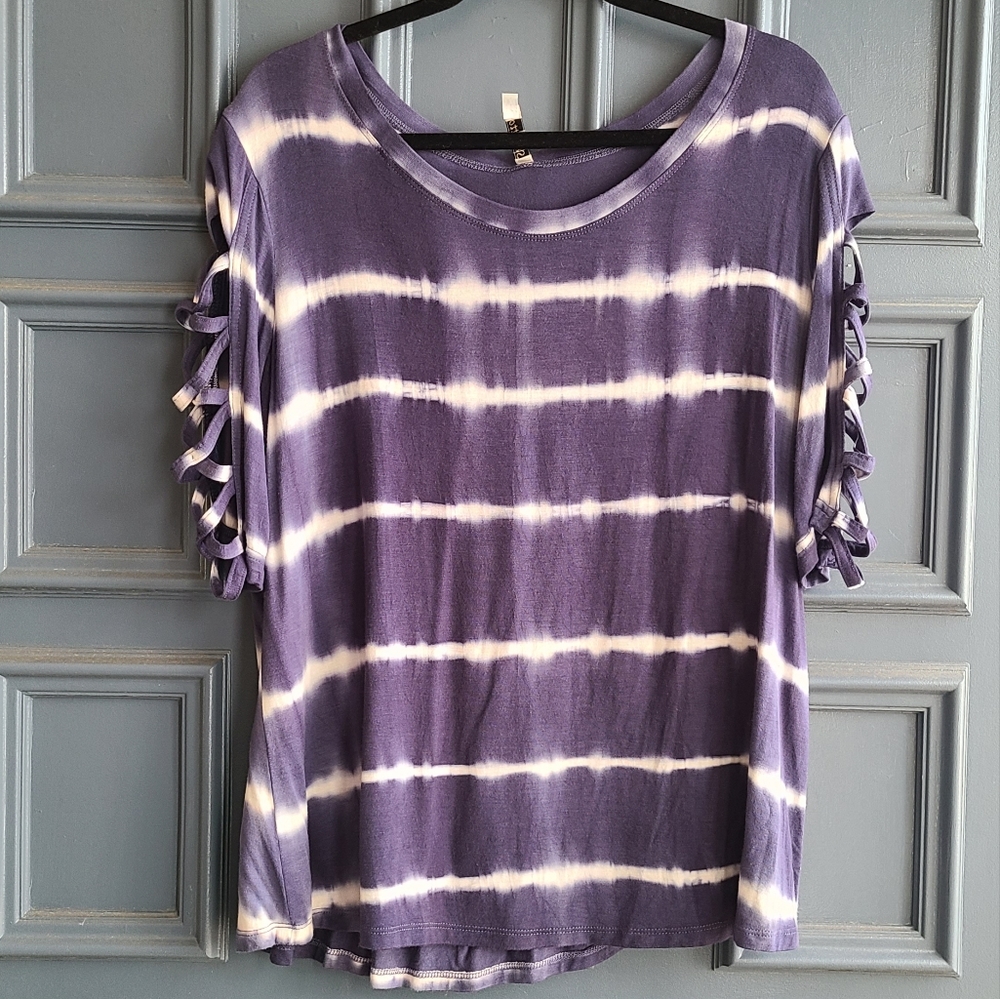Stiletto Blue & White Tie Dye Top w/crisscross cut out sleeve XXL💖2 for $20💖